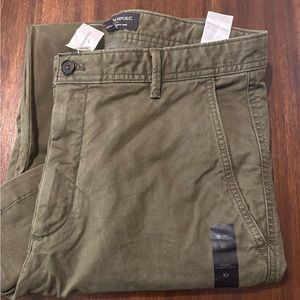 New with tags chino pants